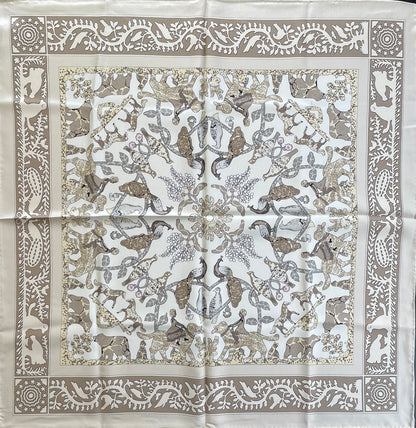 SILK100％  リバーシブルスカーフ 65×65㎝