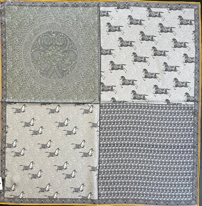 SILK100％  リバーシブルスカーフ 65×65㎝