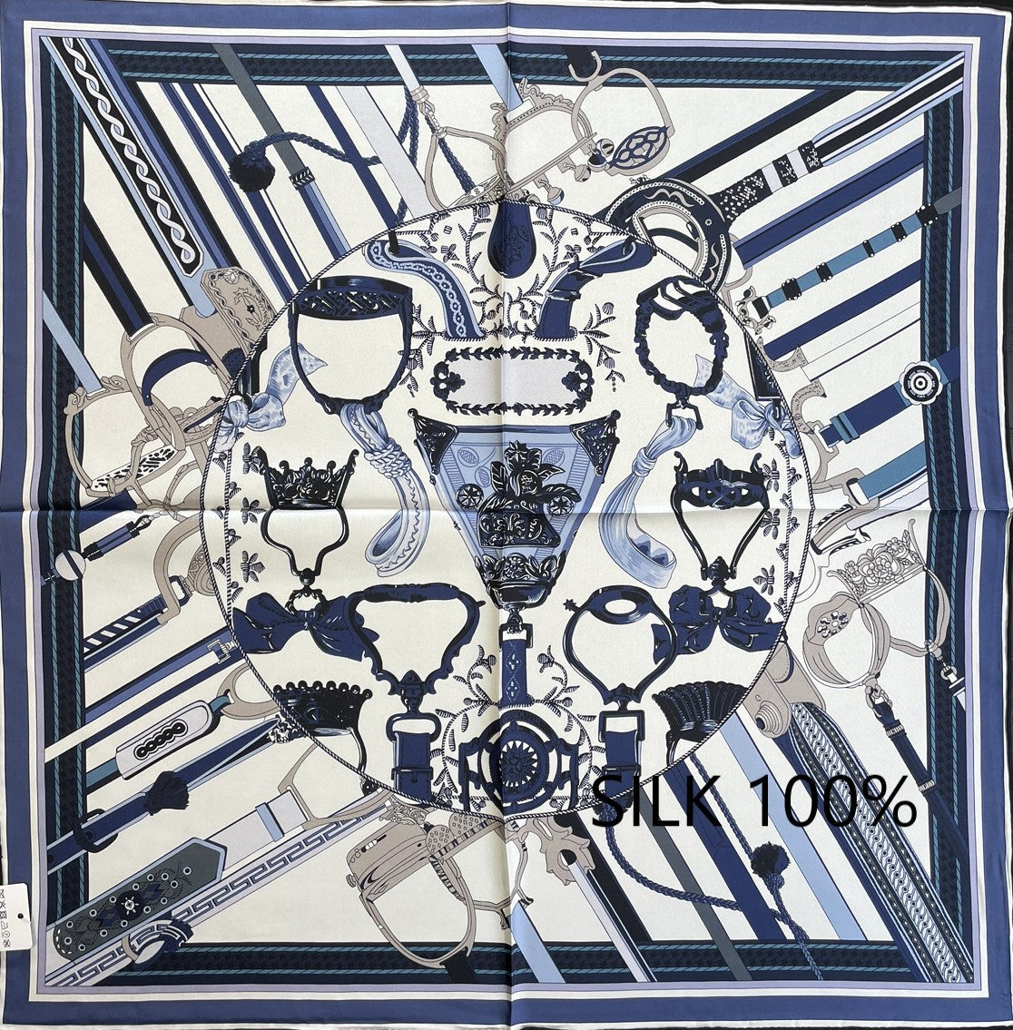 SILK100％  リバーシブルスカーフ 65×65㎝