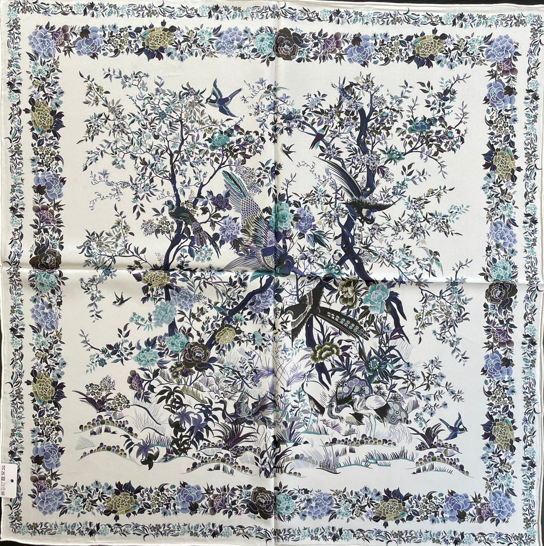 SILK100％  リバーシブルスカーフ 65×65㎝