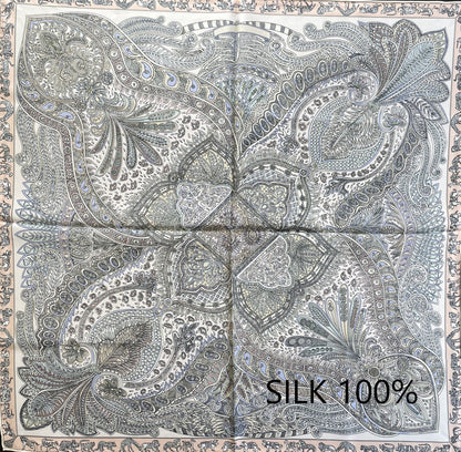 SILK100％  リバーシブルスカーフ 65×65㎝