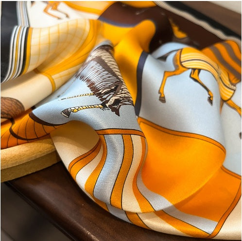SILK100％  スカーフ 53×53㎝