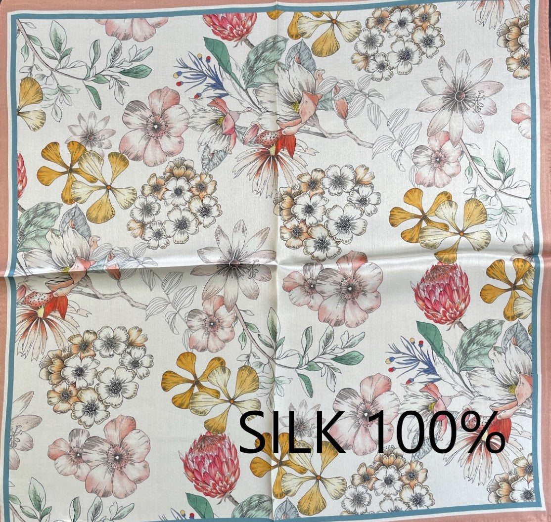SILK100％  スカーフ 53×53㎝