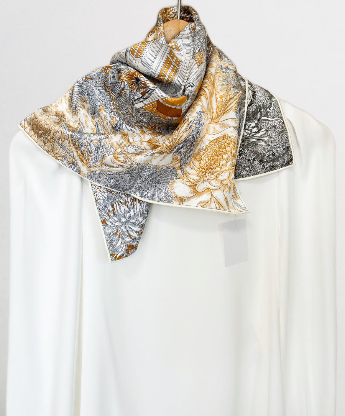SILK100％  リバーシブルスカーフ 65×65㎝