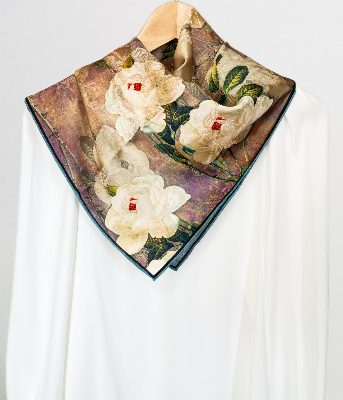 SILK100％  リバーシブルスカーフ 65×65㎝