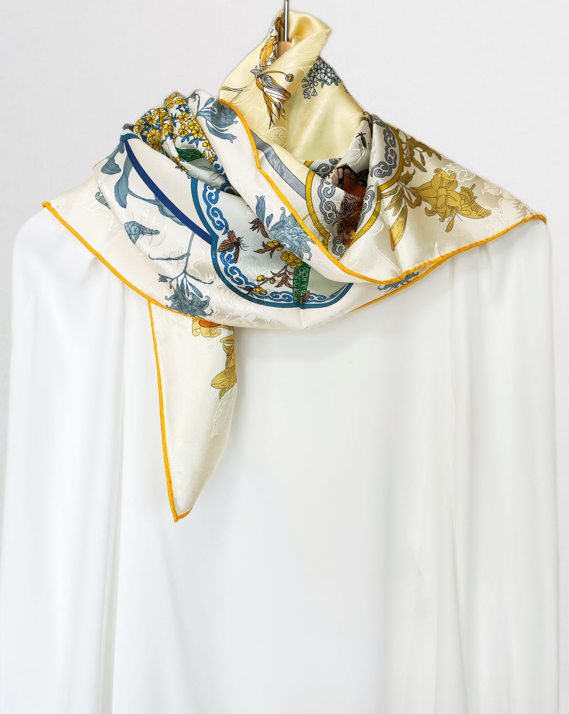 SILK100％  リバーシブルスカーフ 65×65㎝
