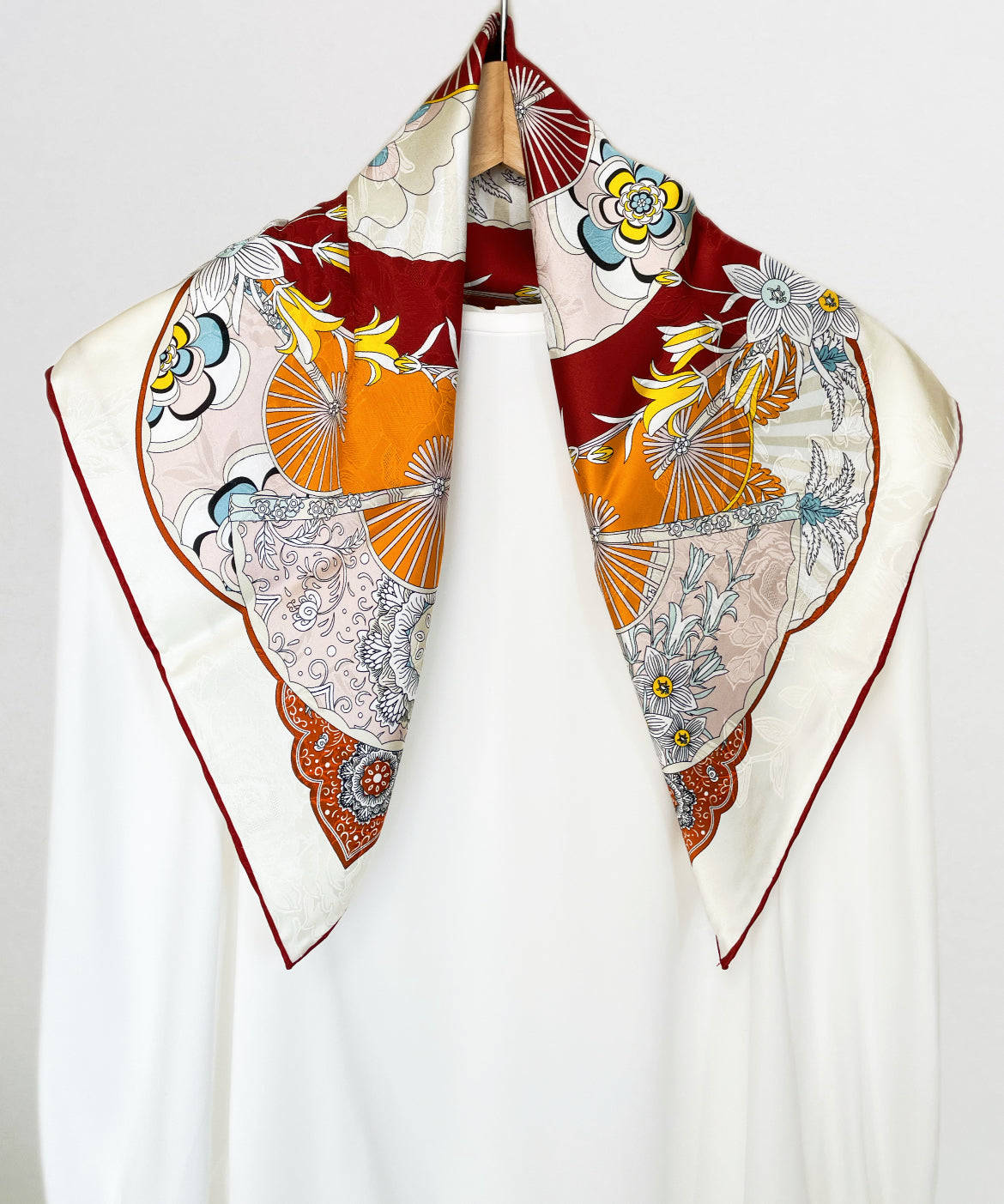 SILK100％  リバーシブルスカーフ 65×65㎝