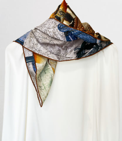 SILK100％  リバーシブルスカーフ 65×65㎝