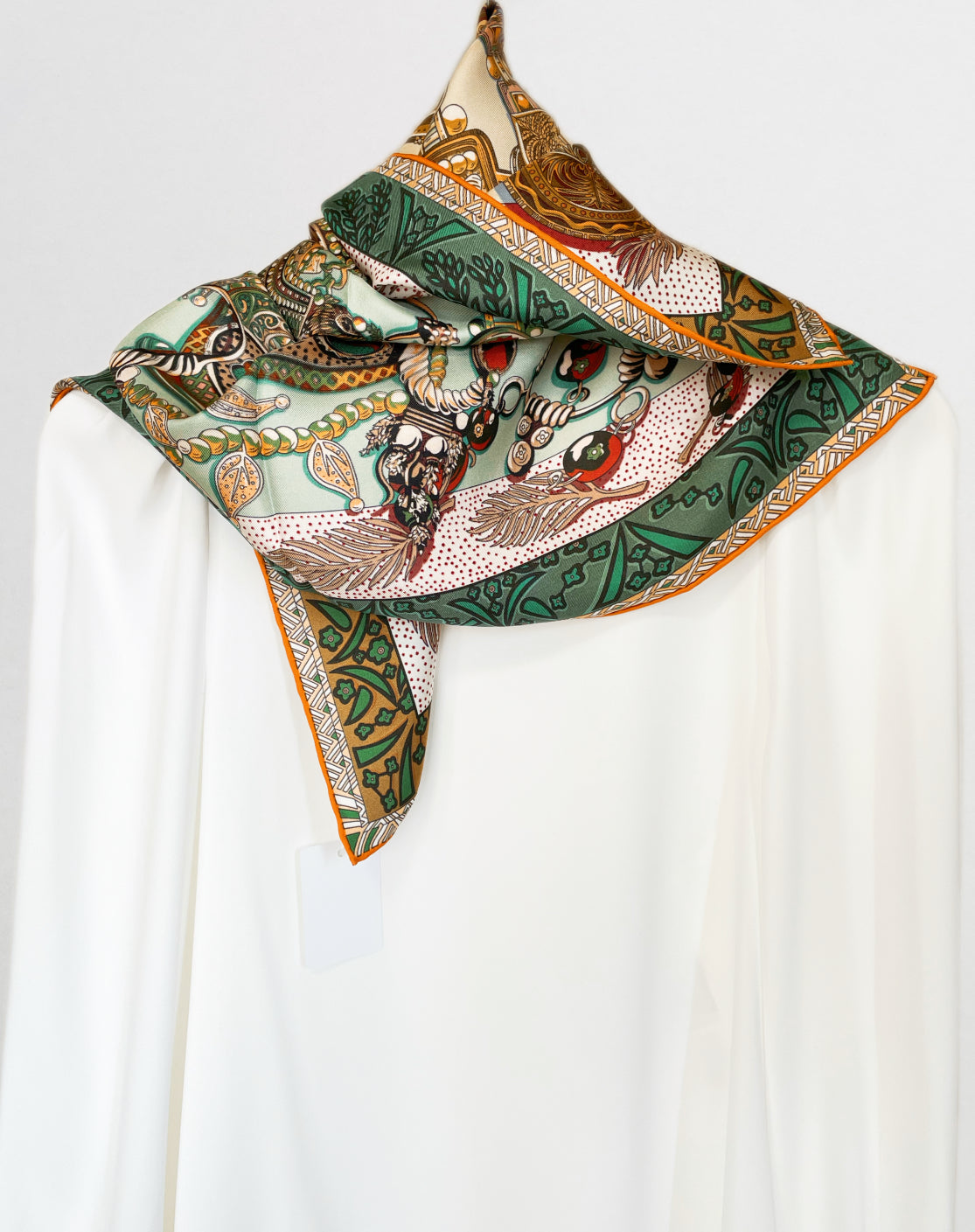 SILK100％  リバーシブルスカーフ 65×65㎝