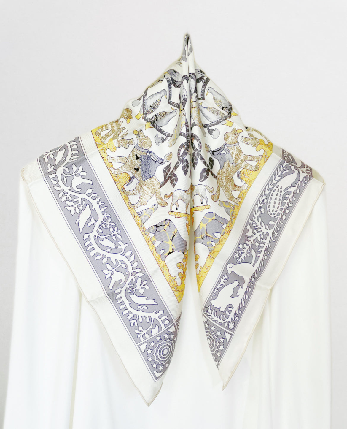 SILK100％  リバーシブルスカーフ 65×65㎝