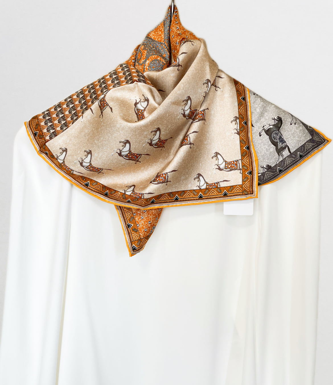 SILK100％  リバーシブルスカーフ 65×65㎝