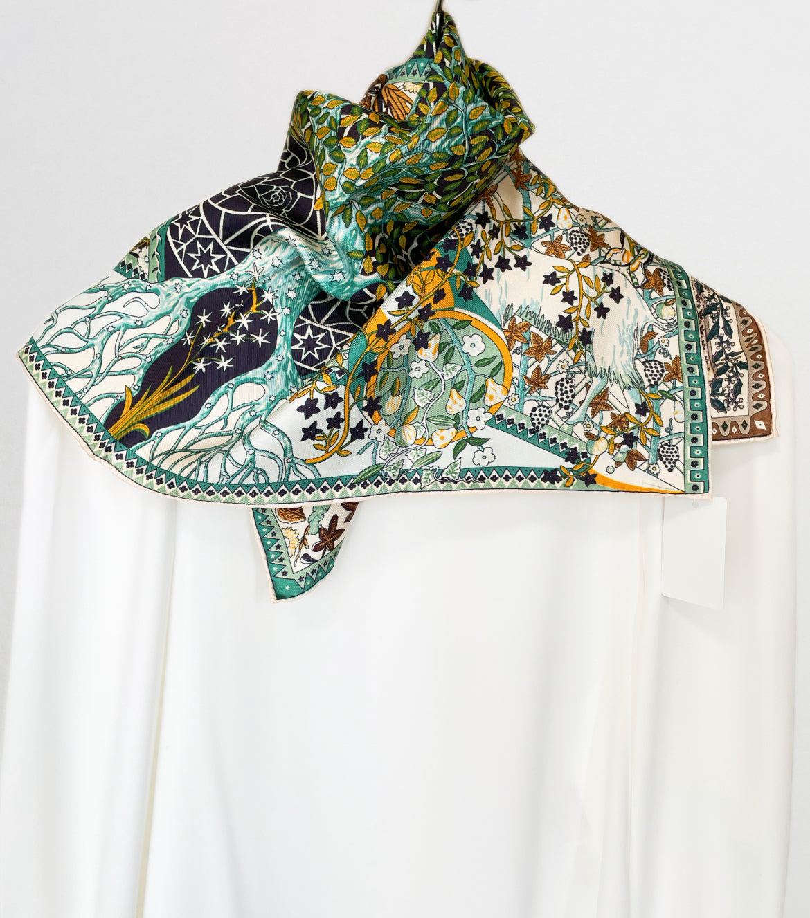 SILK100％  リバーシブルスカーフ 65×65㎝