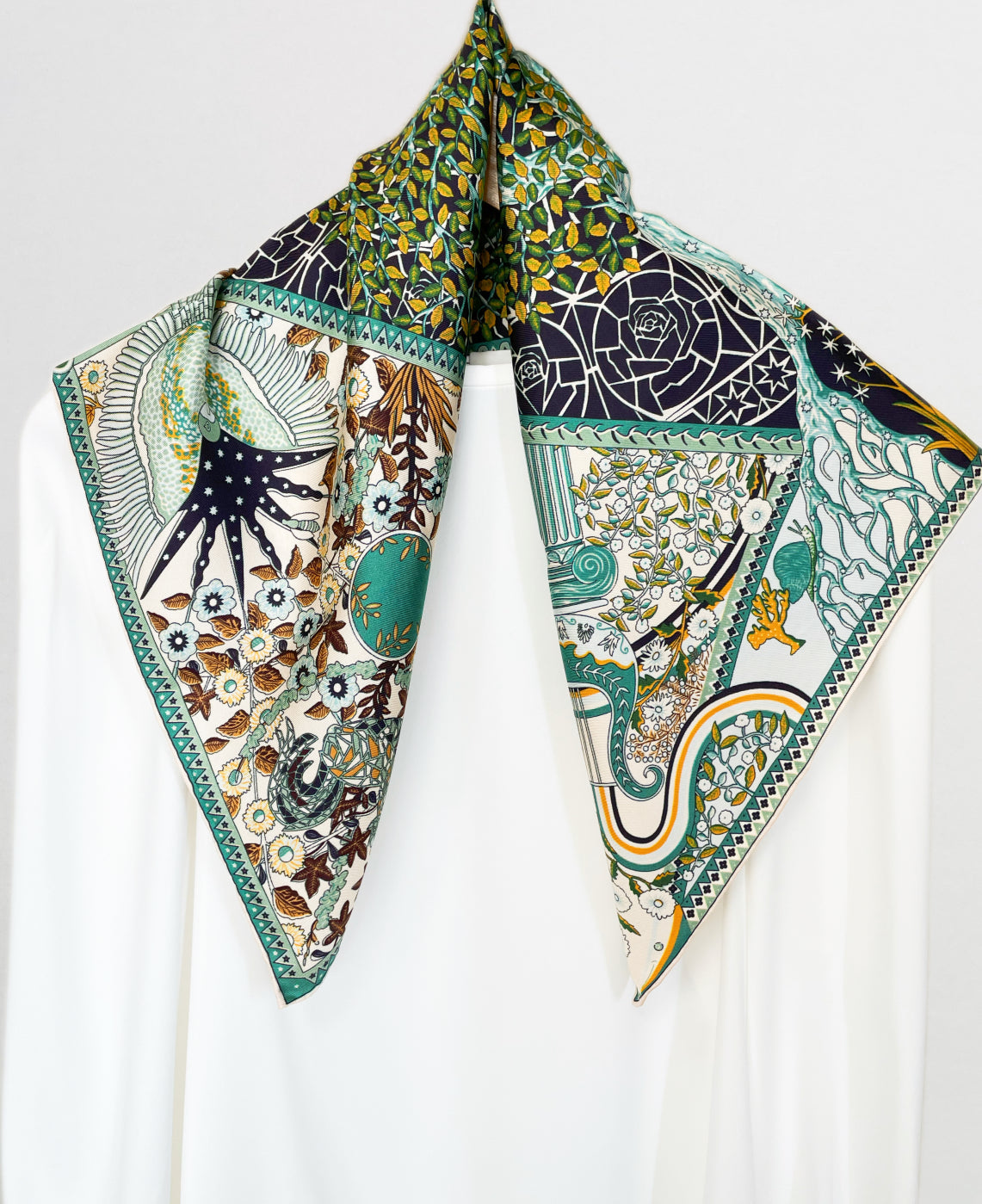 SILK100％  リバーシブルスカーフ 65×65㎝