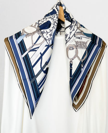 SILK100％  リバーシブルスカーフ 65×65㎝