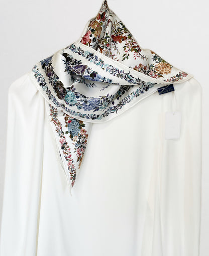 SILK100％  リバーシブルスカーフ 65×65㎝