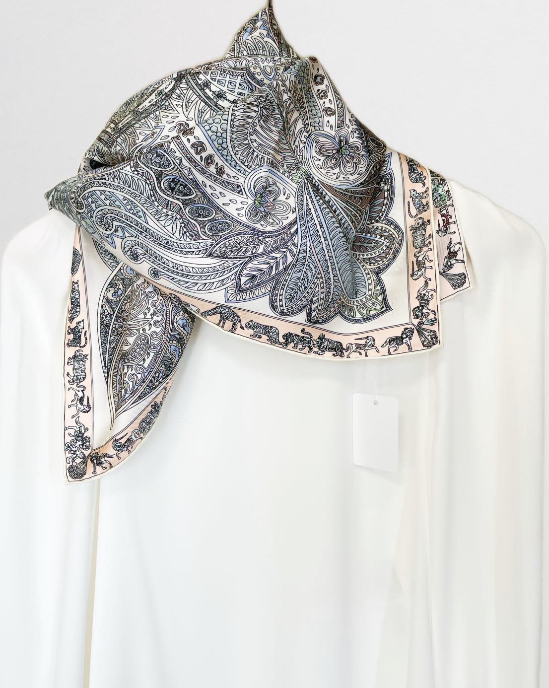 SILK100％  リバーシブルスカーフ 65×65㎝