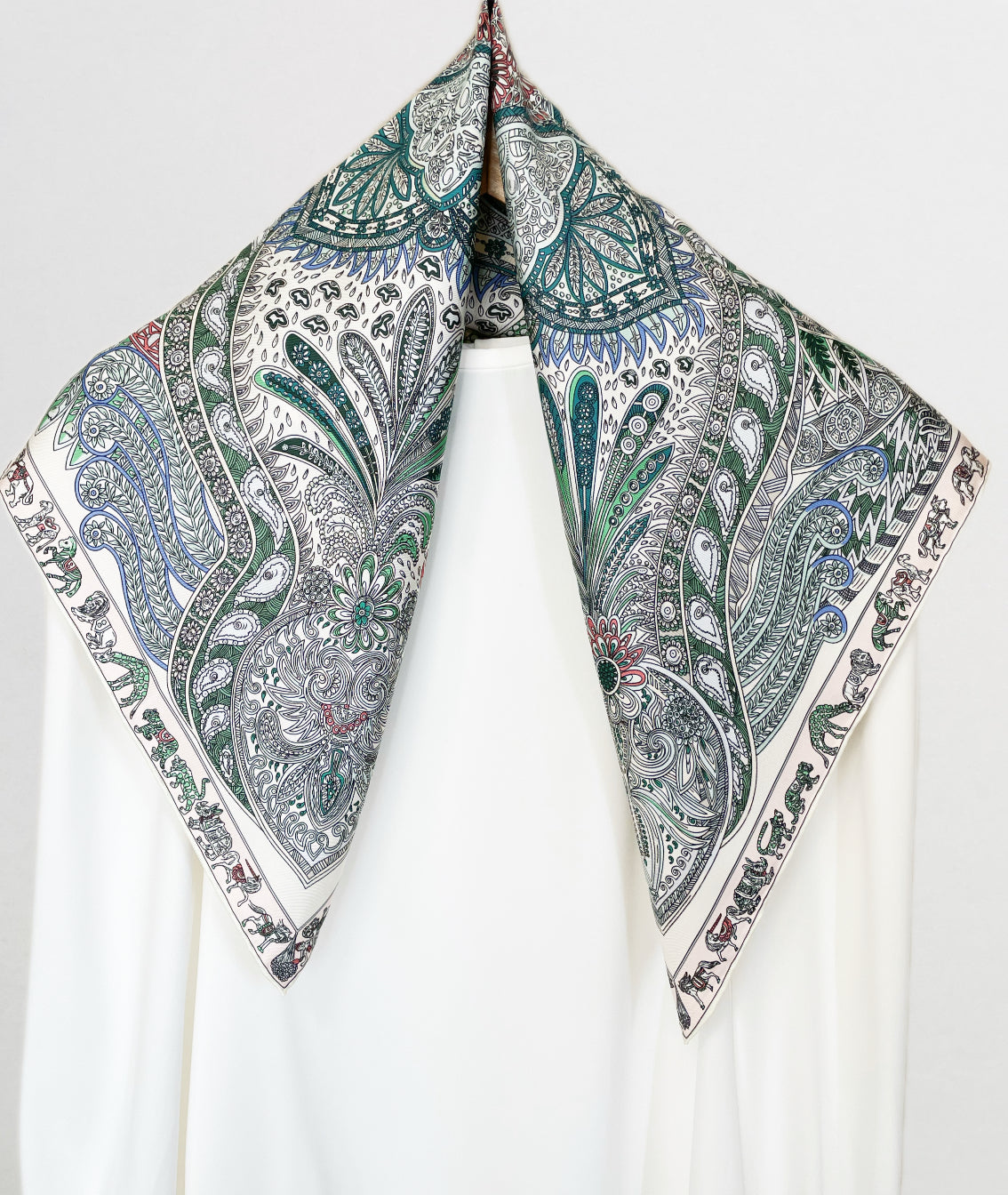 SILK100％  リバーシブルスカーフ 65×65㎝