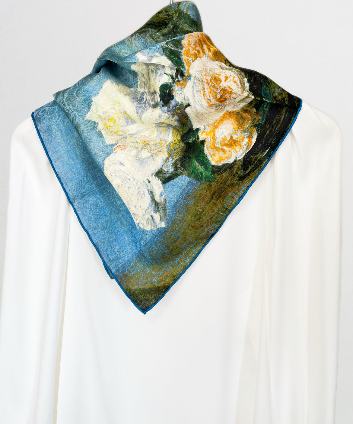 SILK100％  リバーシブルスカーフ 65×65㎝